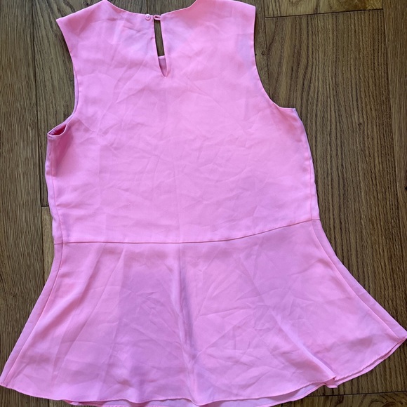 Uniqlo Size XS peplum tunic in pink - Picture 2 of 3